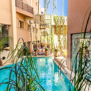 4* Hotell Dellarosa Boutique And